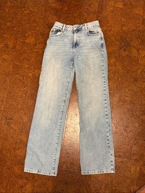 Light Wash Straight Leg Jeans - Women